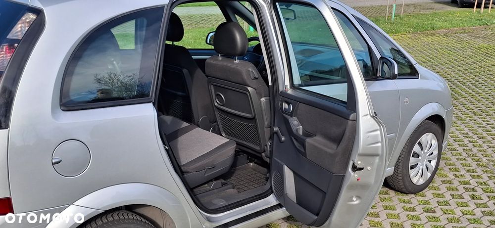 Opel Meriva 1.6 16V (Essentia) - 17