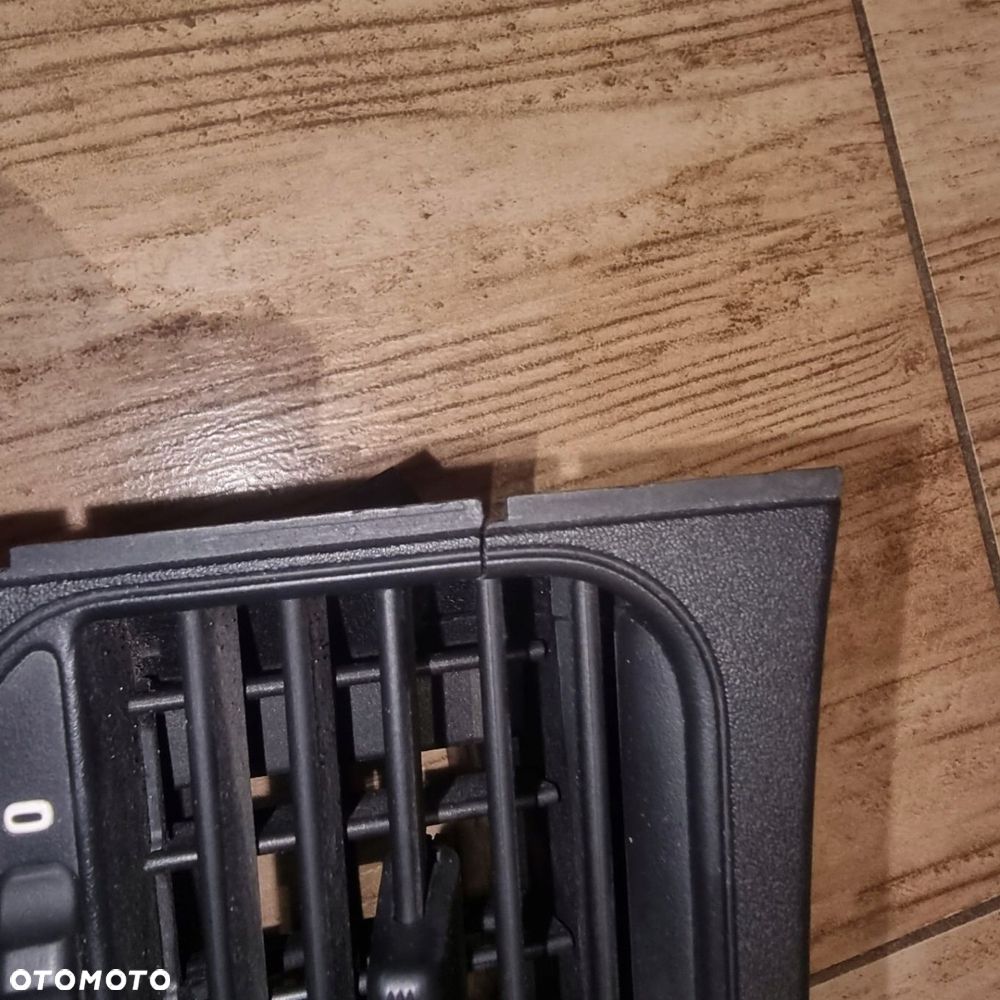 KRATKA NAWIEWU ŚRODKOWA BMW 8 E31 850 840 EU - 5