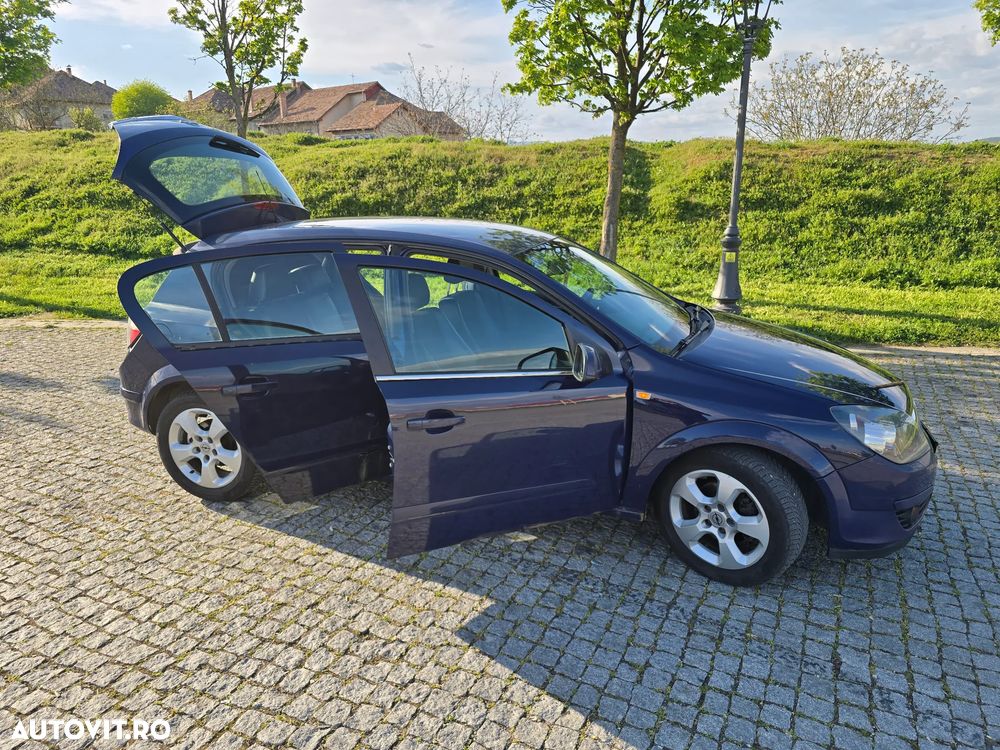 Opel Astra 1.6i Sport - 9