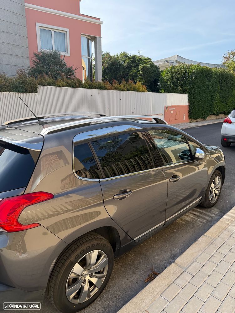 Peugeot 2008 1.2 PureTech Style - 16