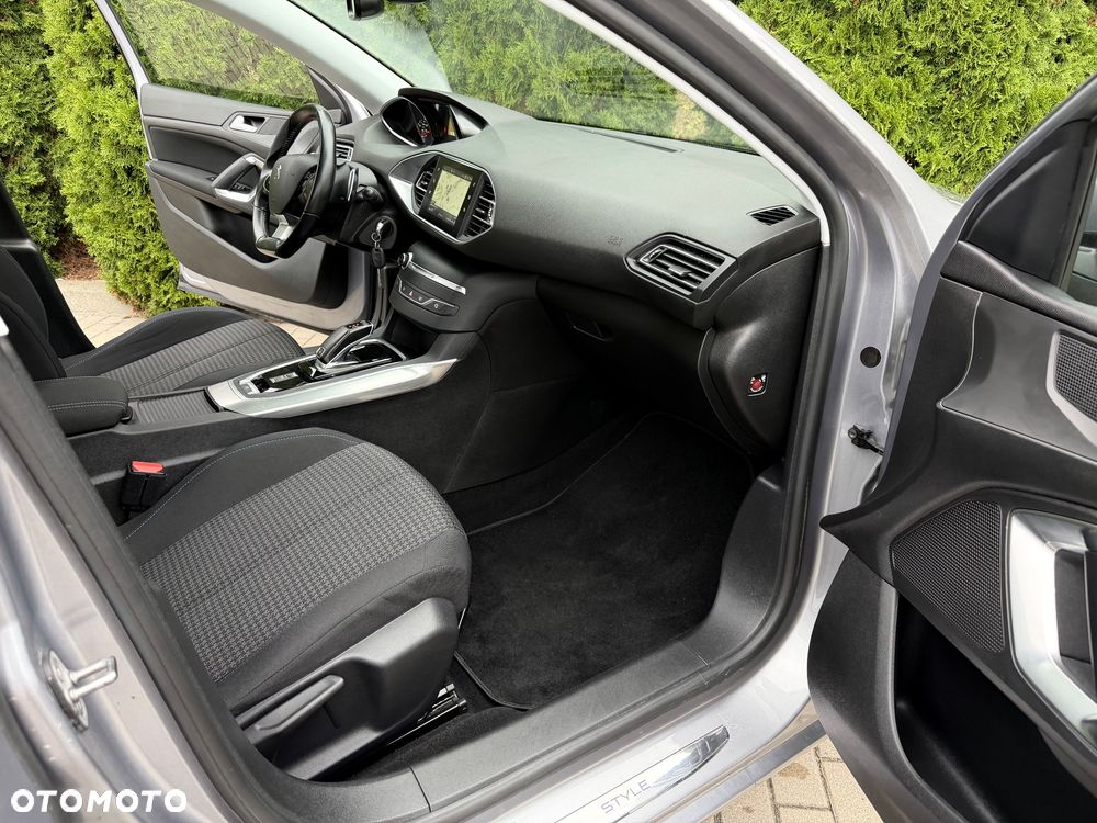 Peugeot 308 1.5 BlueHDi Allure Pack S&S EAT8 - 38