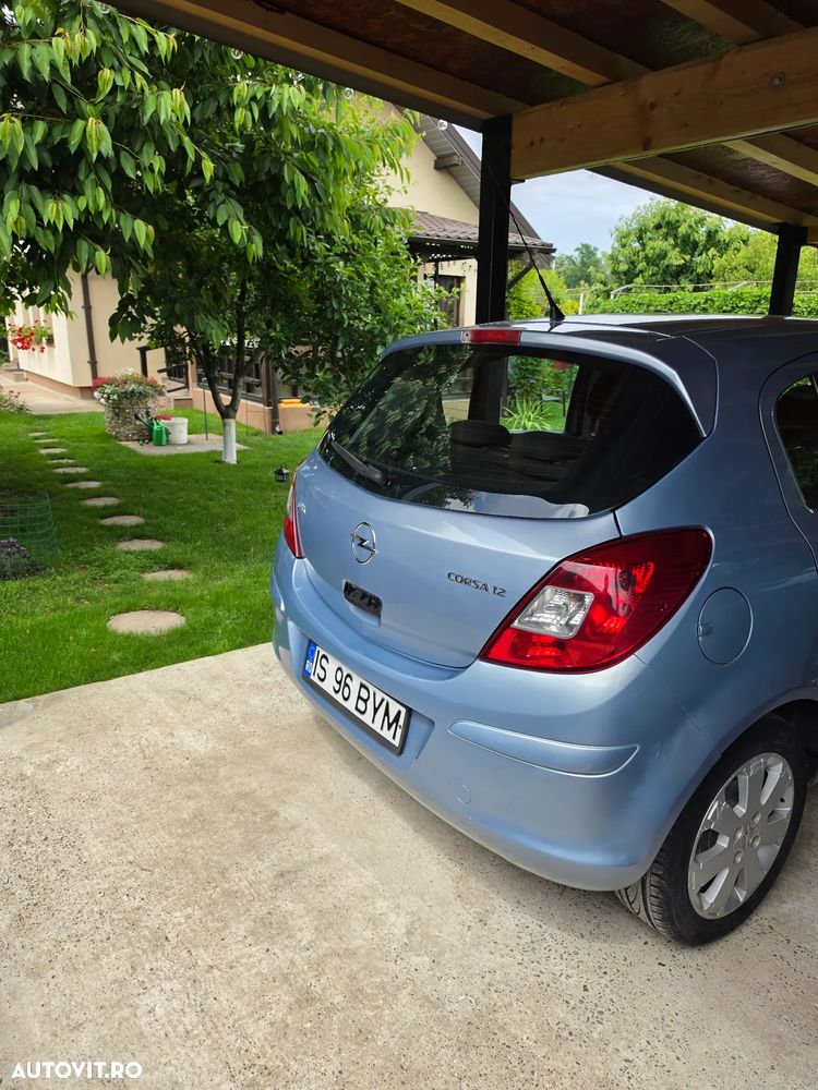 Opel Corsa 1.2i Cosmo - 2