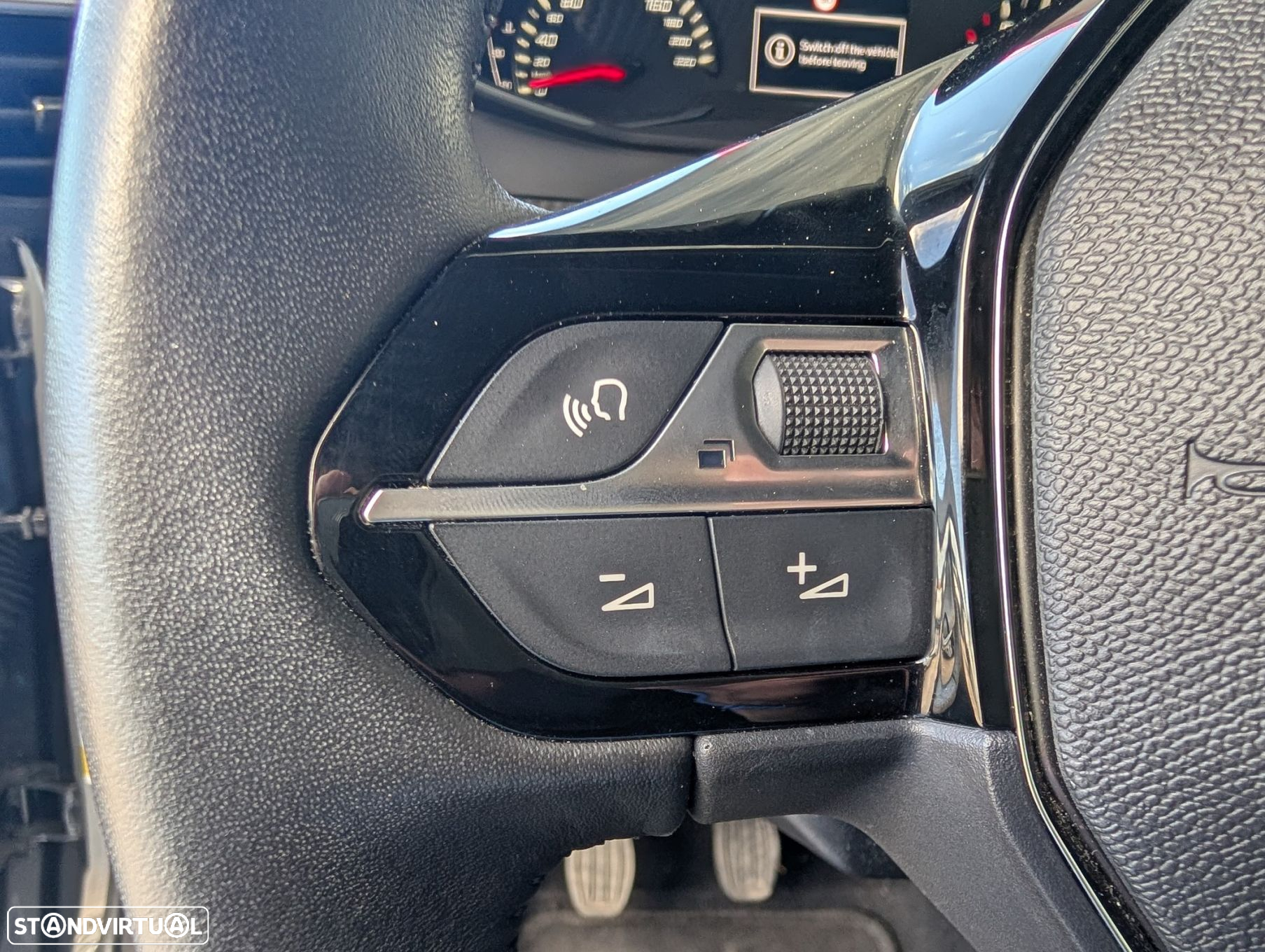 Peugeot 2008 1.2 PureTech Active - 12