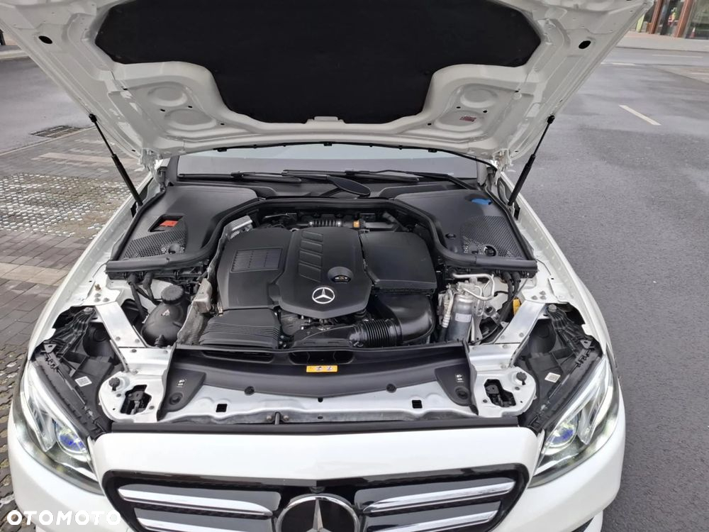 Mercedes-Benz Klasa E 300 d 9G-TRONIC - 23