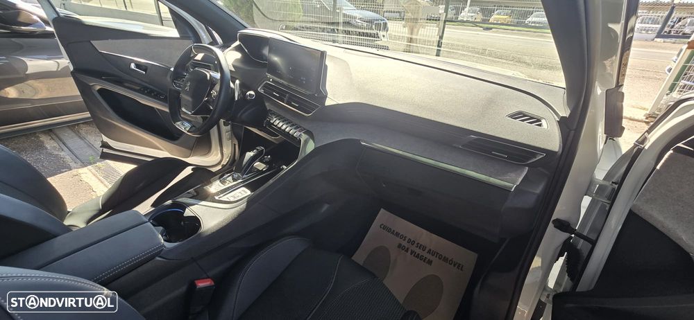 Peugeot 3008 1.6 Hybrid GT e-EAT8 - 29
