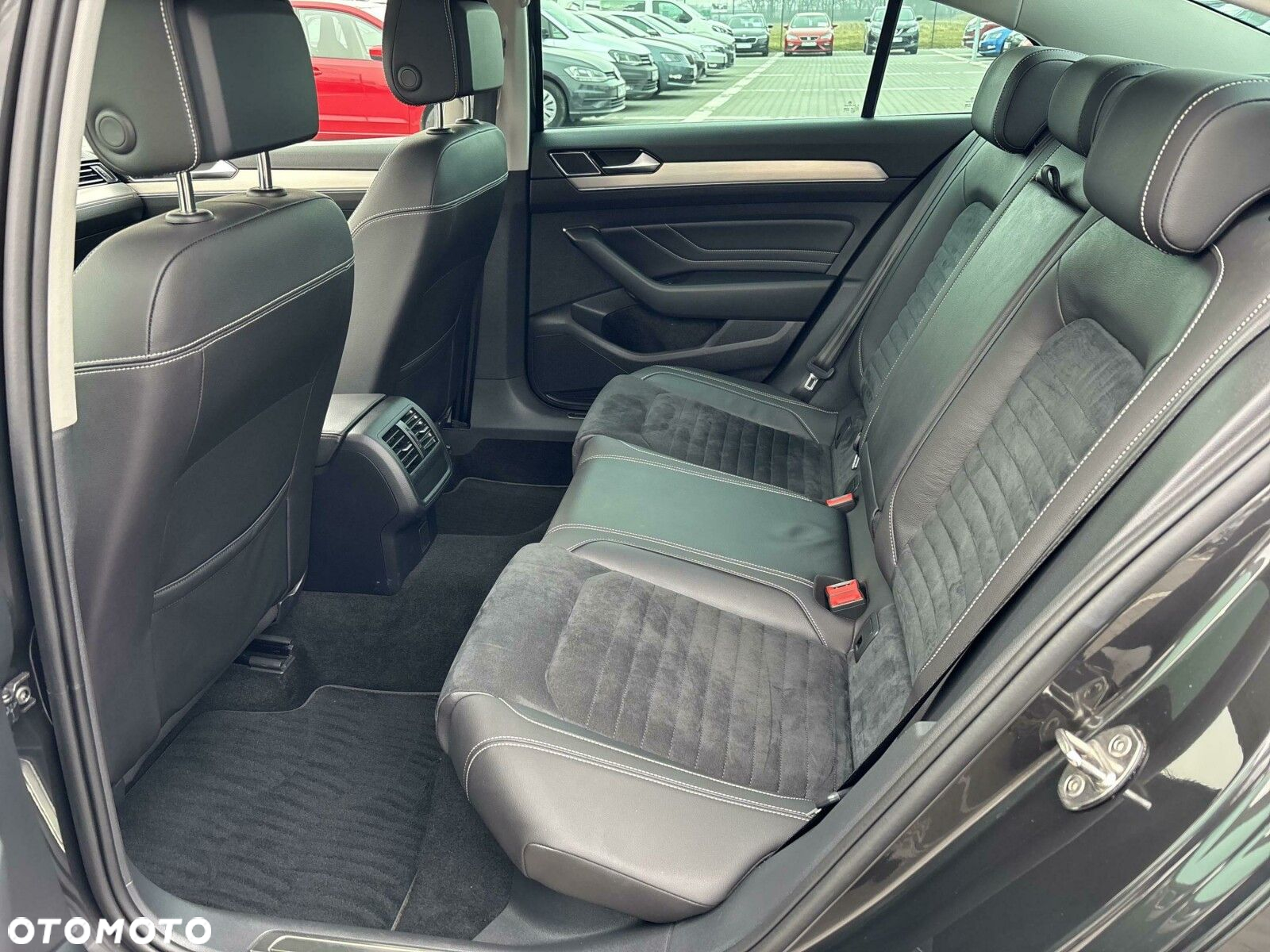 Volkswagen Passat 2.0 TDI Elegance DSG - 14