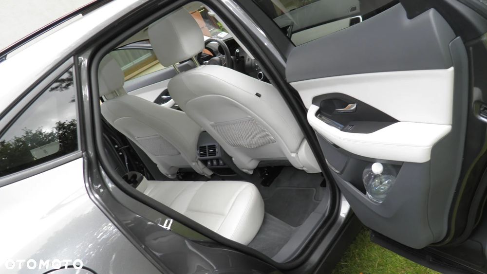 Jaguar E-Pace P250 AWD S - 12
