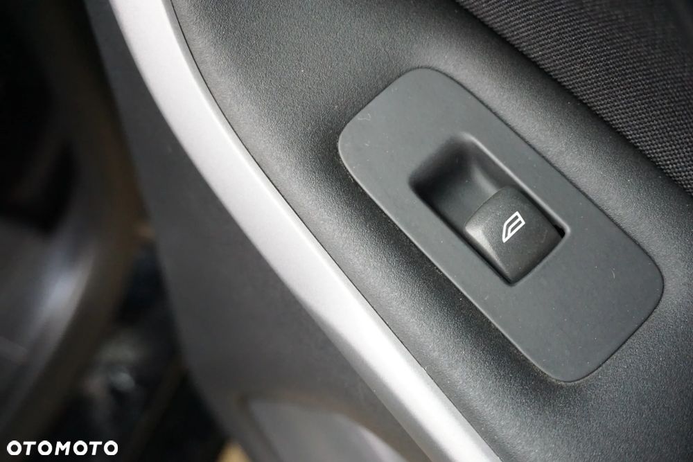 Volvo V40 D2 Kinetic - 27