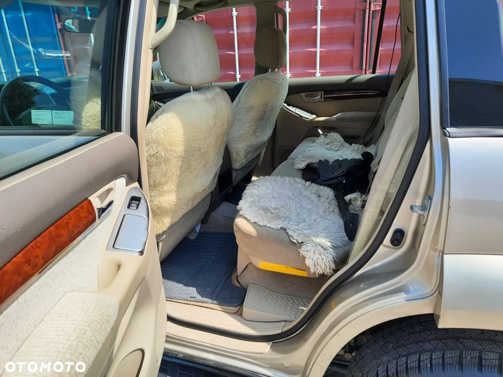 Toyota Land Cruiser - 8