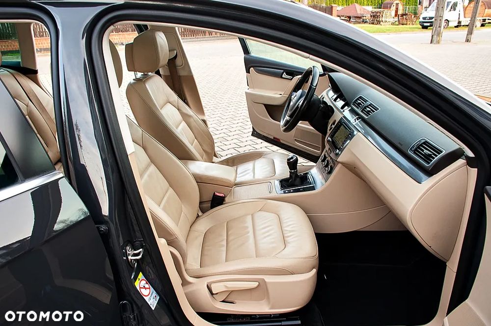 Volkswagen Passat 2.0 TDI 4Mot Highline - 22