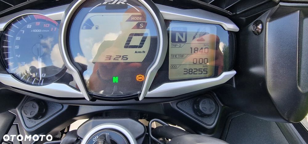 Yamaha FJR - 12