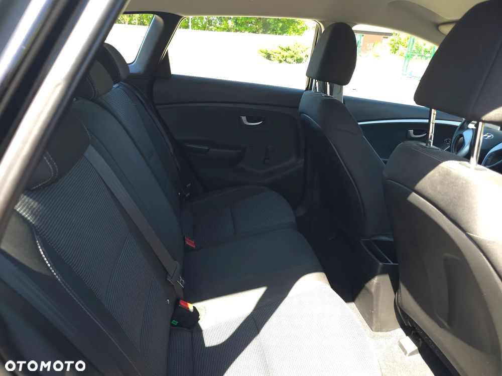 Hyundai i30 blue 1.4 Classic - 12