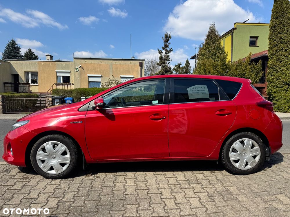 Toyota Auris ver-1-8-hsd-luna - 11