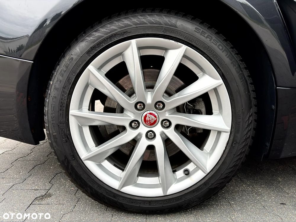 Jaguar XF 2.2 D - 19