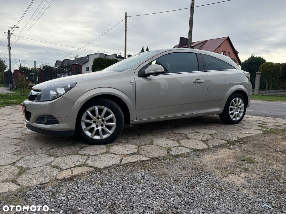 Opel Astra III GTC 1.6 111 - 2