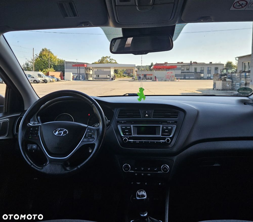 Hyundai i20 - 18