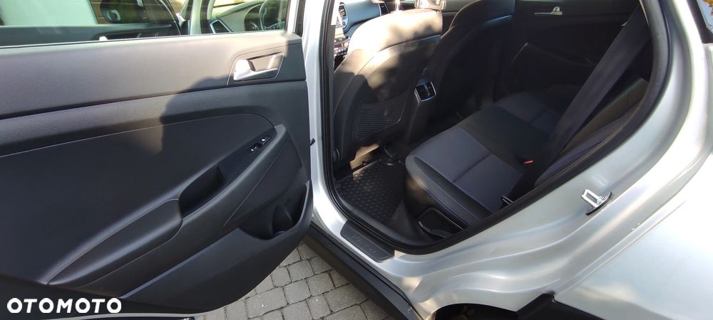 Hyundai Tucson 1.7 CRDI BlueDrive Style 2WD - 10