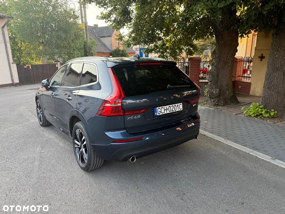 Volvo XC 60 D5 AWD Momentum - 3