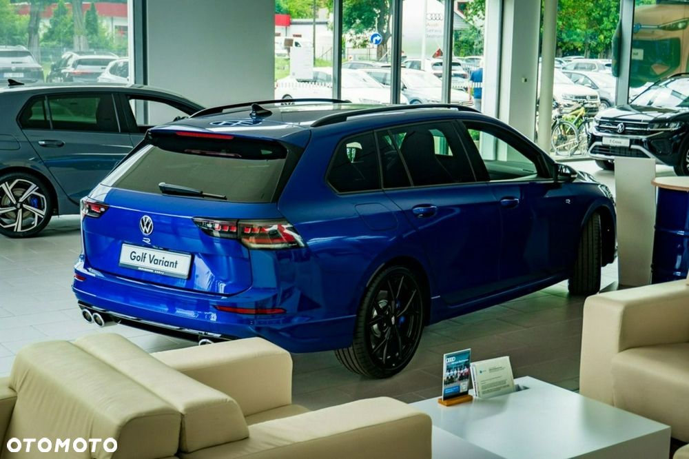 Volkswagen Golf - 8