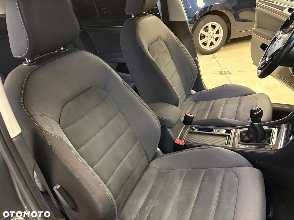 Volkswagen Golf 1.6 TDI (BlueMotion Technology) Comfortline - 19