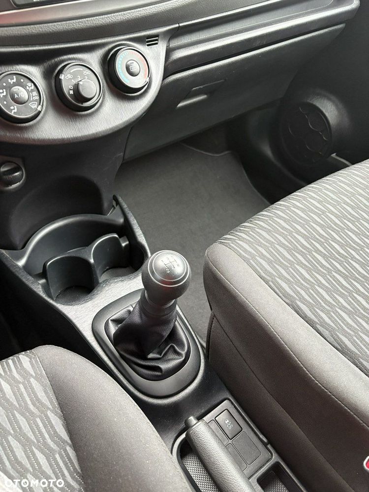 Toyota Yaris - 18