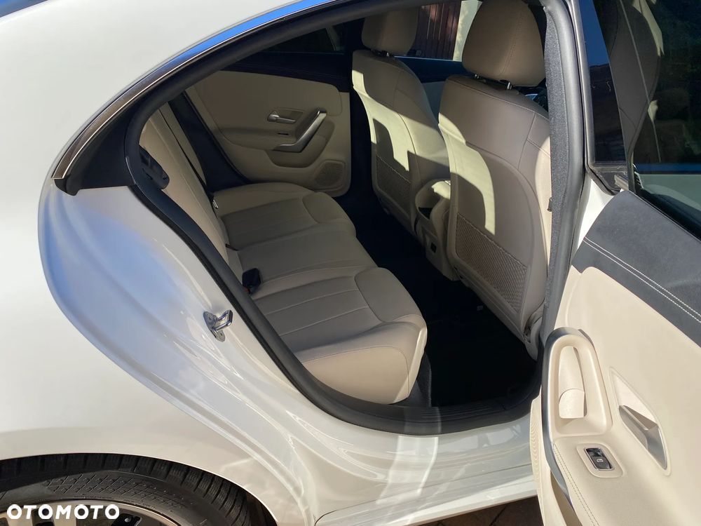 Mercedes-Benz CLA 250 4-Matic 7G-DCT - 35