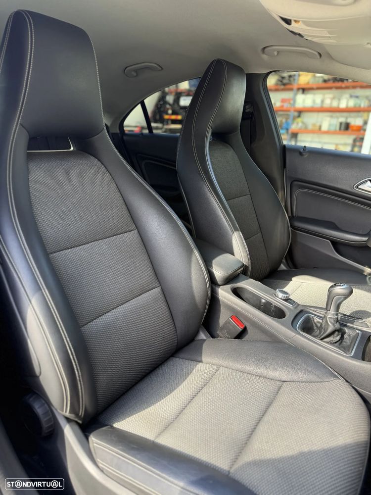 Mercedes-Benz CLA 180 - 11