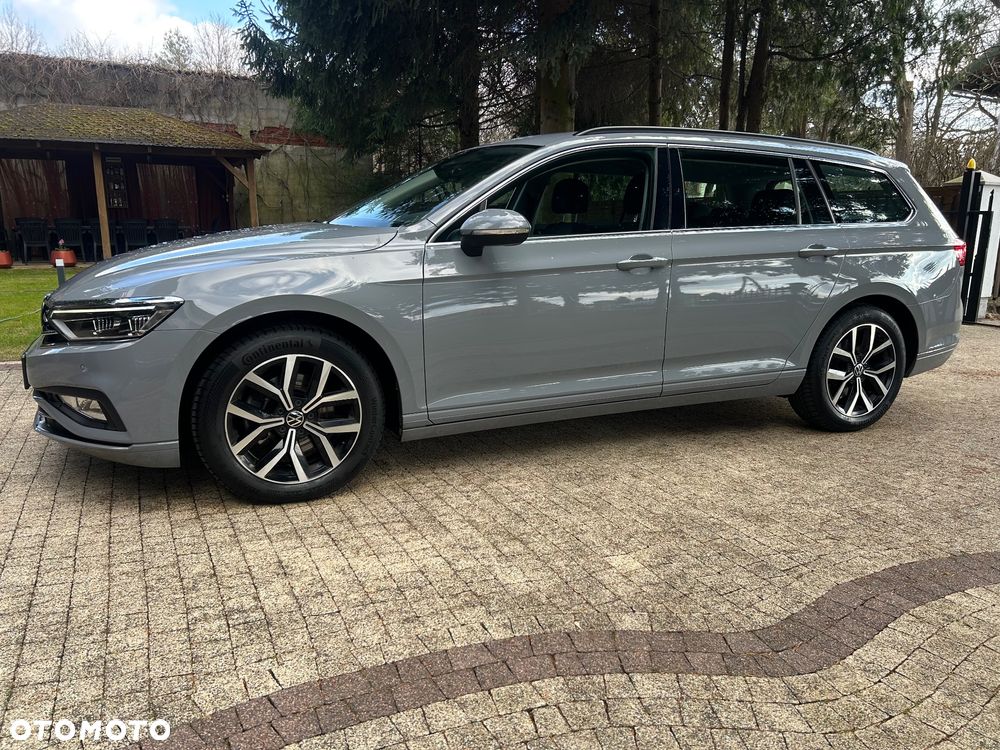Volkswagen Passat - 2