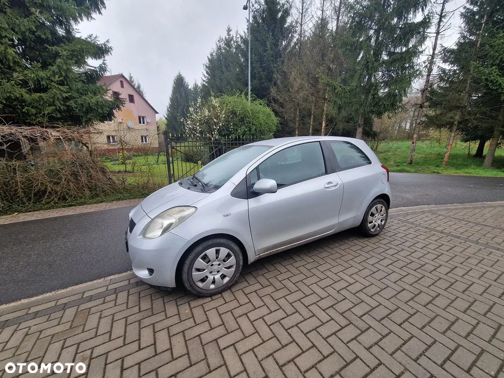 Toyota Yaris 1.3 Terra Gold - 6