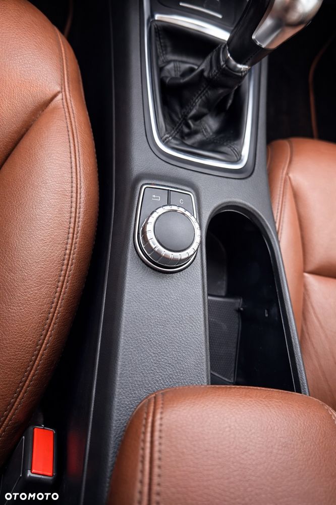 Mercedes-Benz Klasa B 180 CDI (BlueEFFICIENCY) - 31