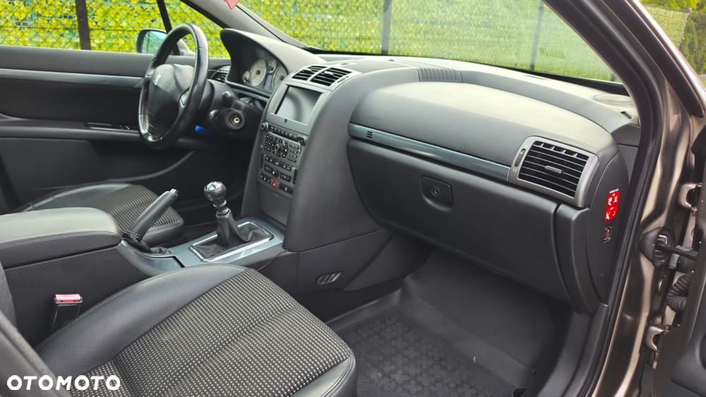 Peugeot 407 2.0 HDI Premium navtech gama - 11