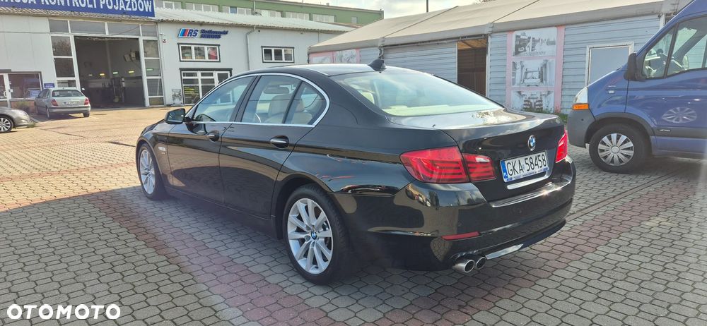 BMW Seria 5 530d xDrive - 7