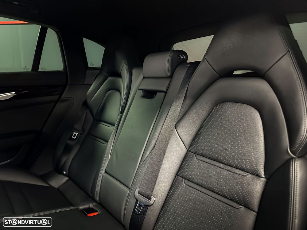 Porsche Panamera Sport Turismo - 12