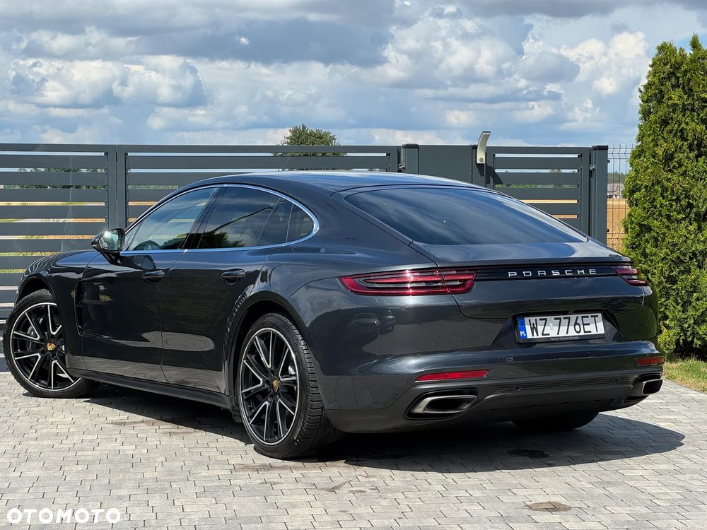 Porsche Panamera 4 - 11