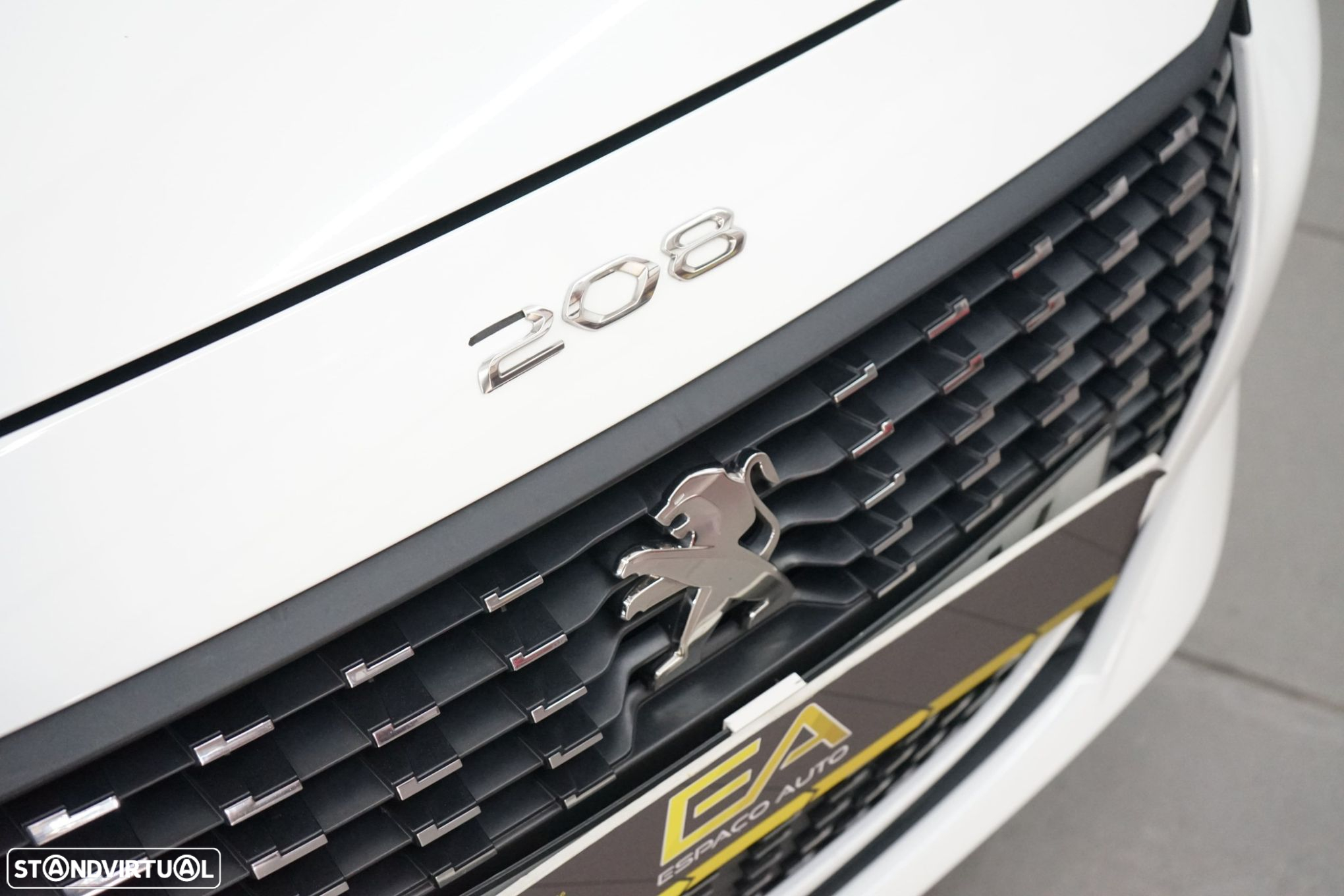 Peugeot 208 1.2 PureTech Allure - 8