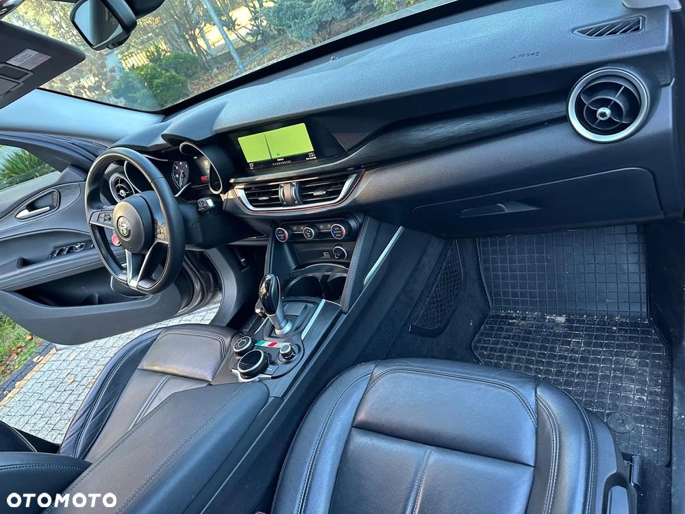 Alfa Romeo Stelvio 2.2 JTDM - 15