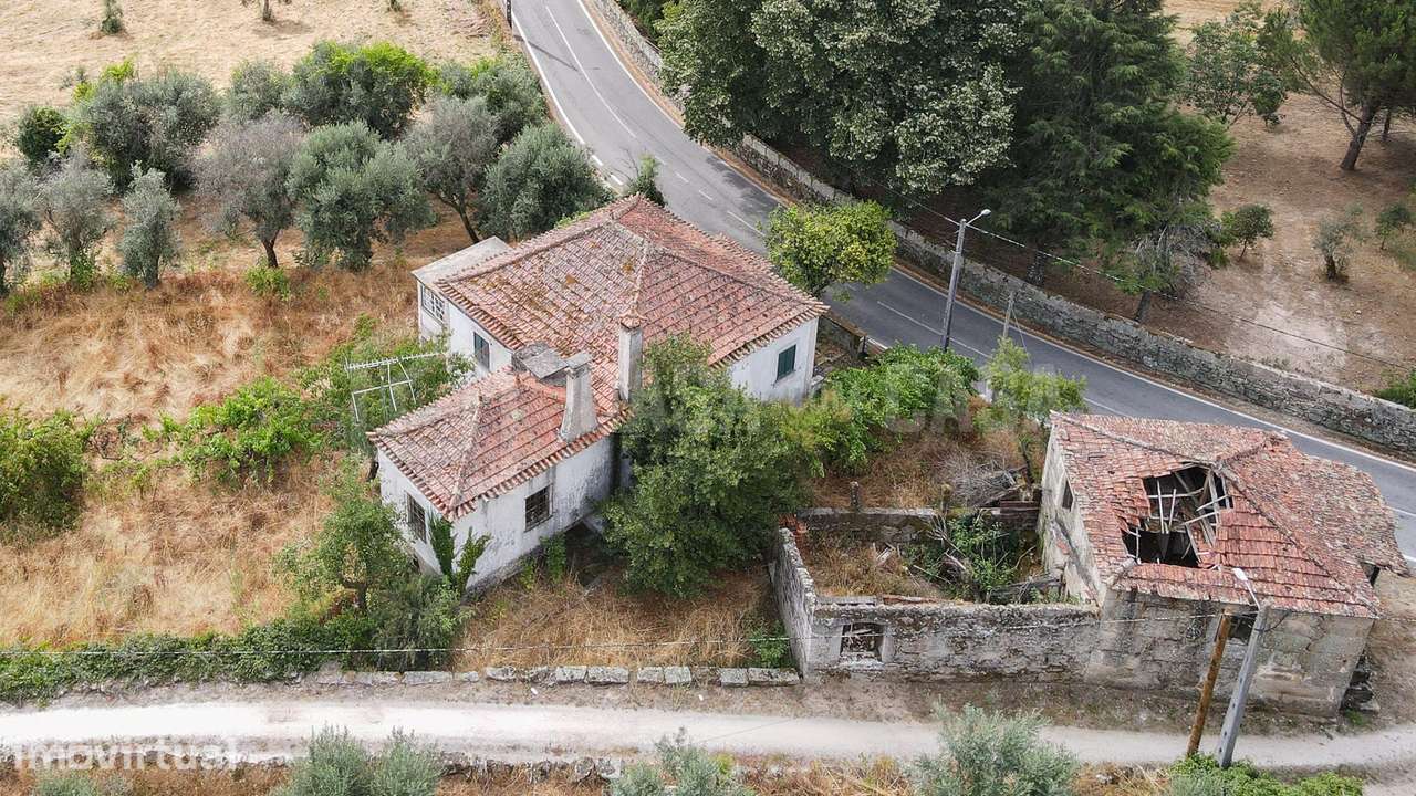Moradia p/restaurar Quintela Azurara