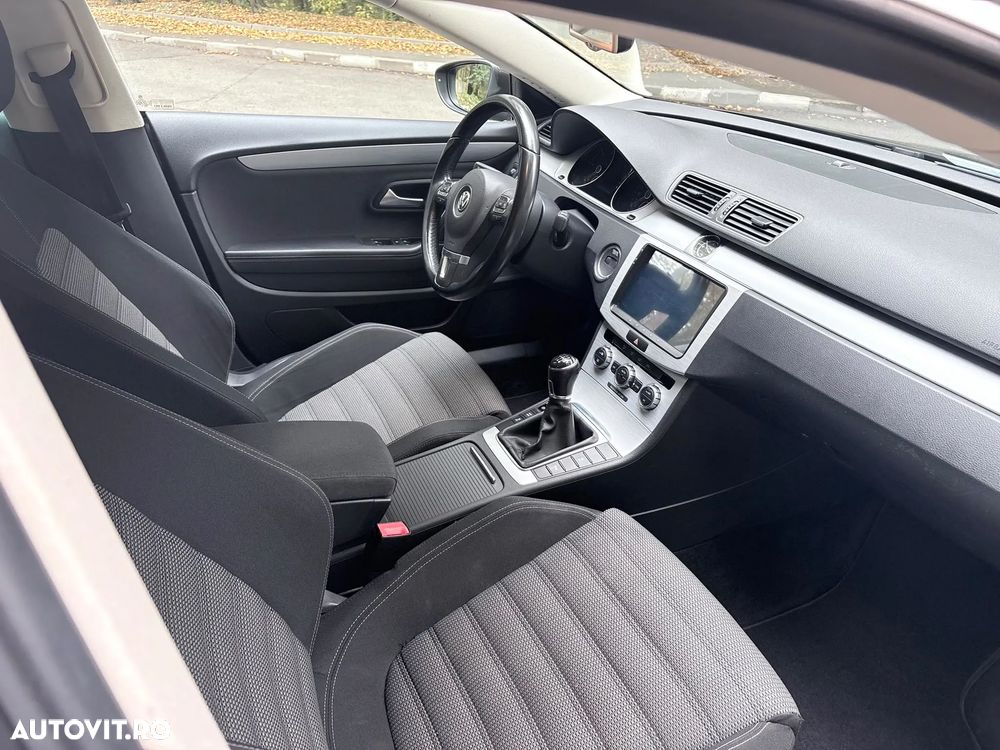 Volkswagen Passat CC - 8