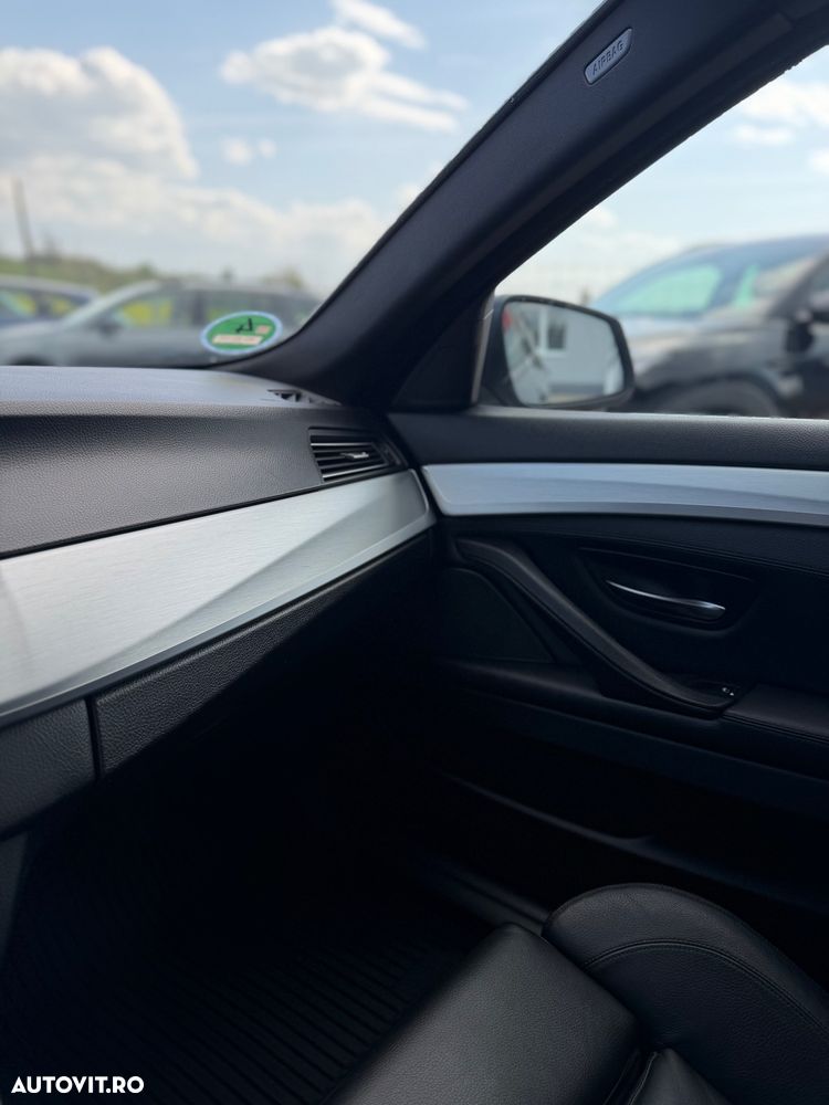 BMW Seria 5 520d Aut. - 14