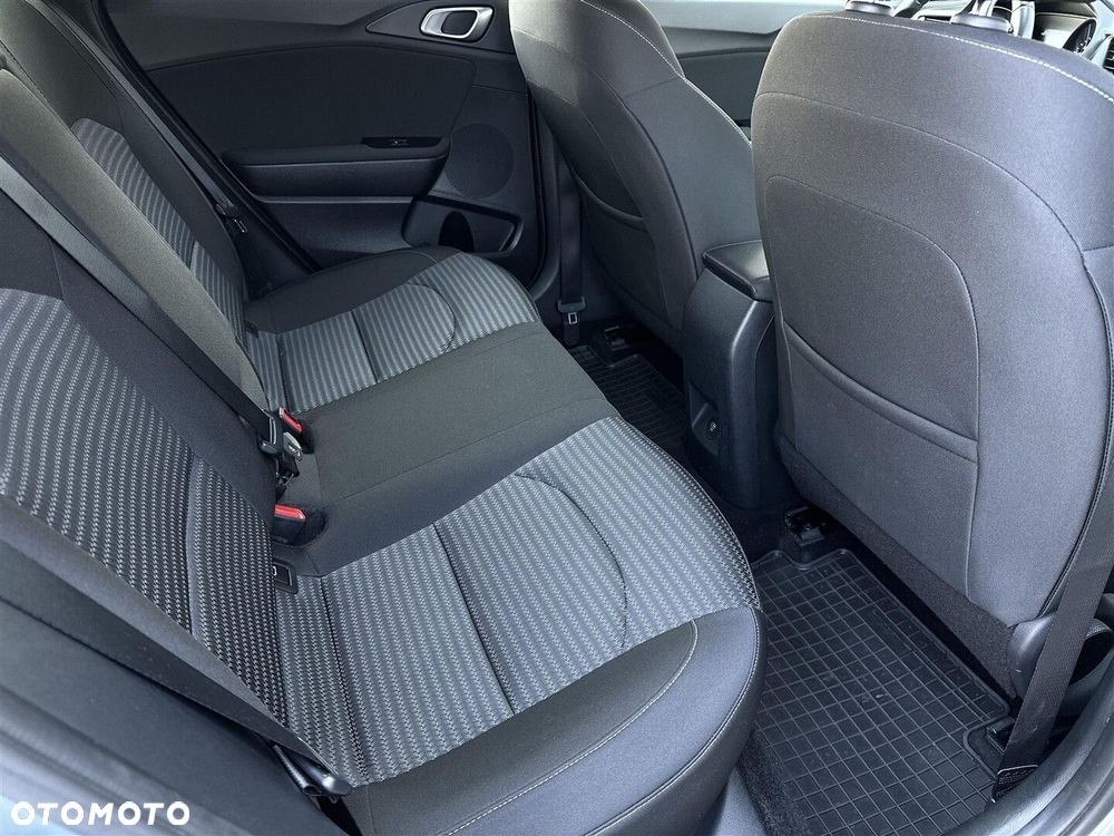 Kia Ceed 1.5 T-GDI M DCT - 9