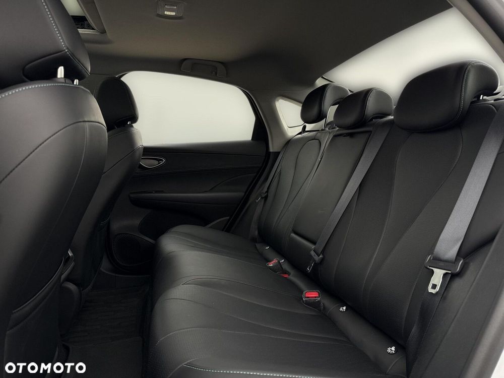 BYD Seal 5 - 12