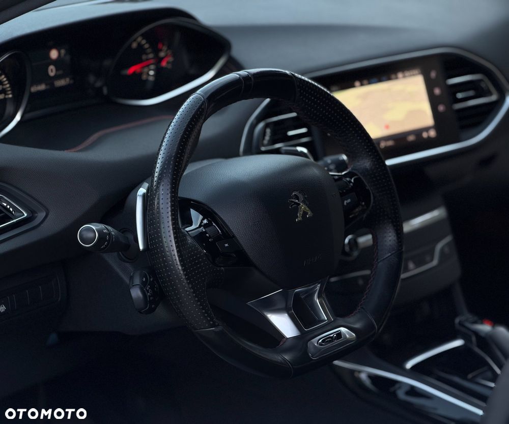 Peugeot 308 BlueHDi FAP 180 EAT8 Stop & Start GT - 32