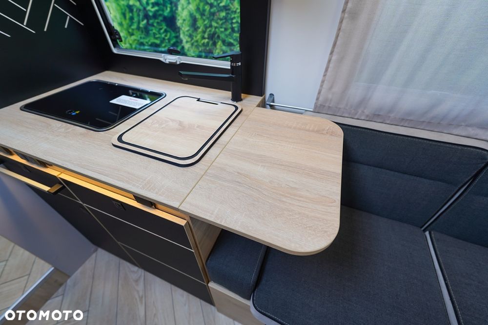 Ford Chausson 720 Titanium Line - 15
