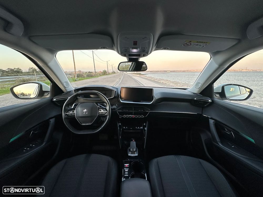 Peugeot 2008 PureTech 130 EAT8 Allure Pack - 12