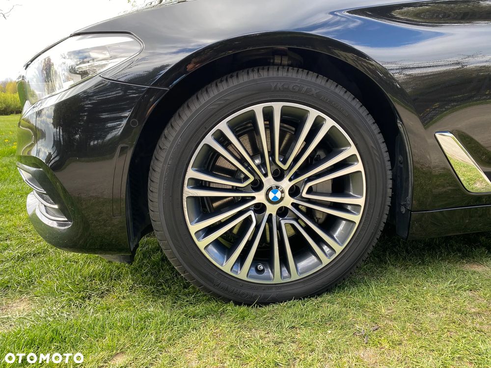 BMW Seria 5 530i Sport Line - 6