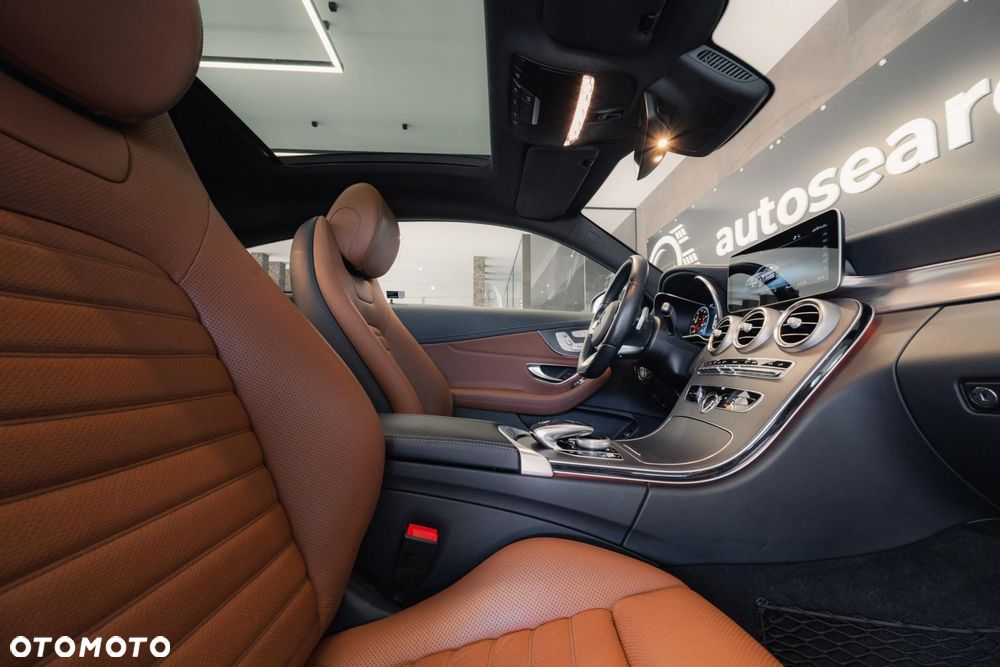 Mercedes-Benz Klasa C 300 4MATIC 9G-TRONIC - 36