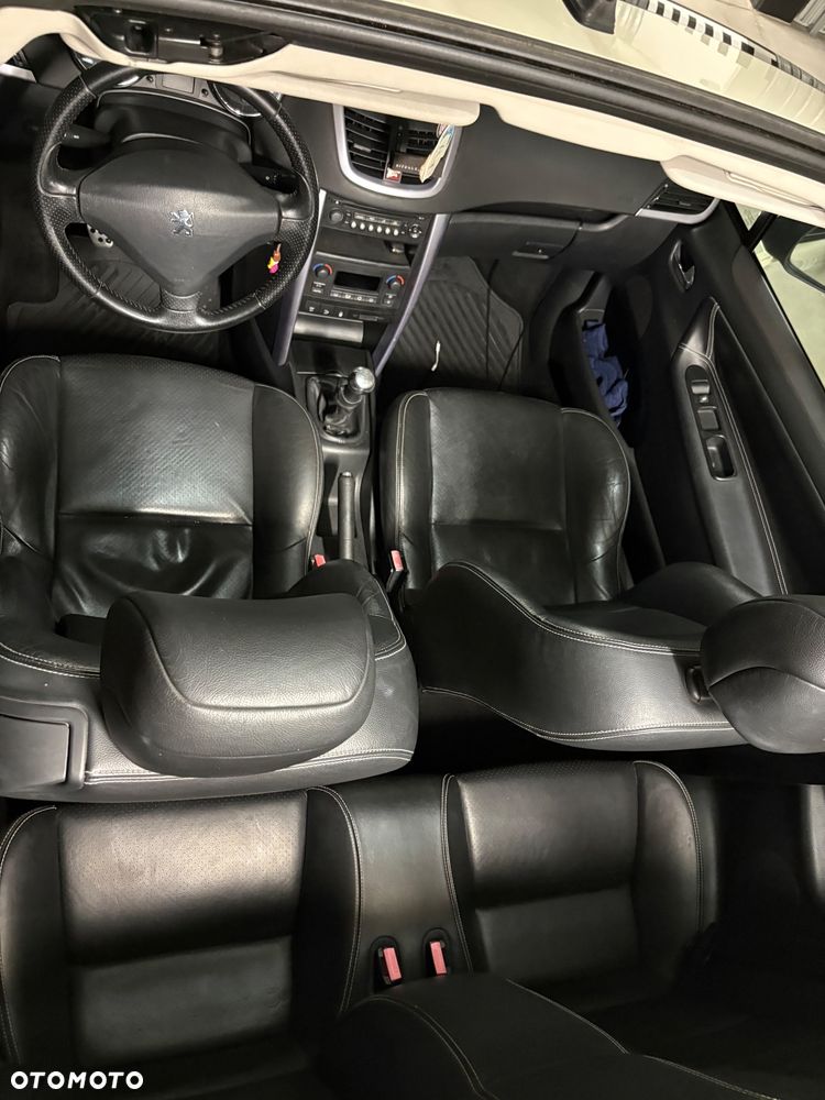 Peugeot 207 CC - 14
