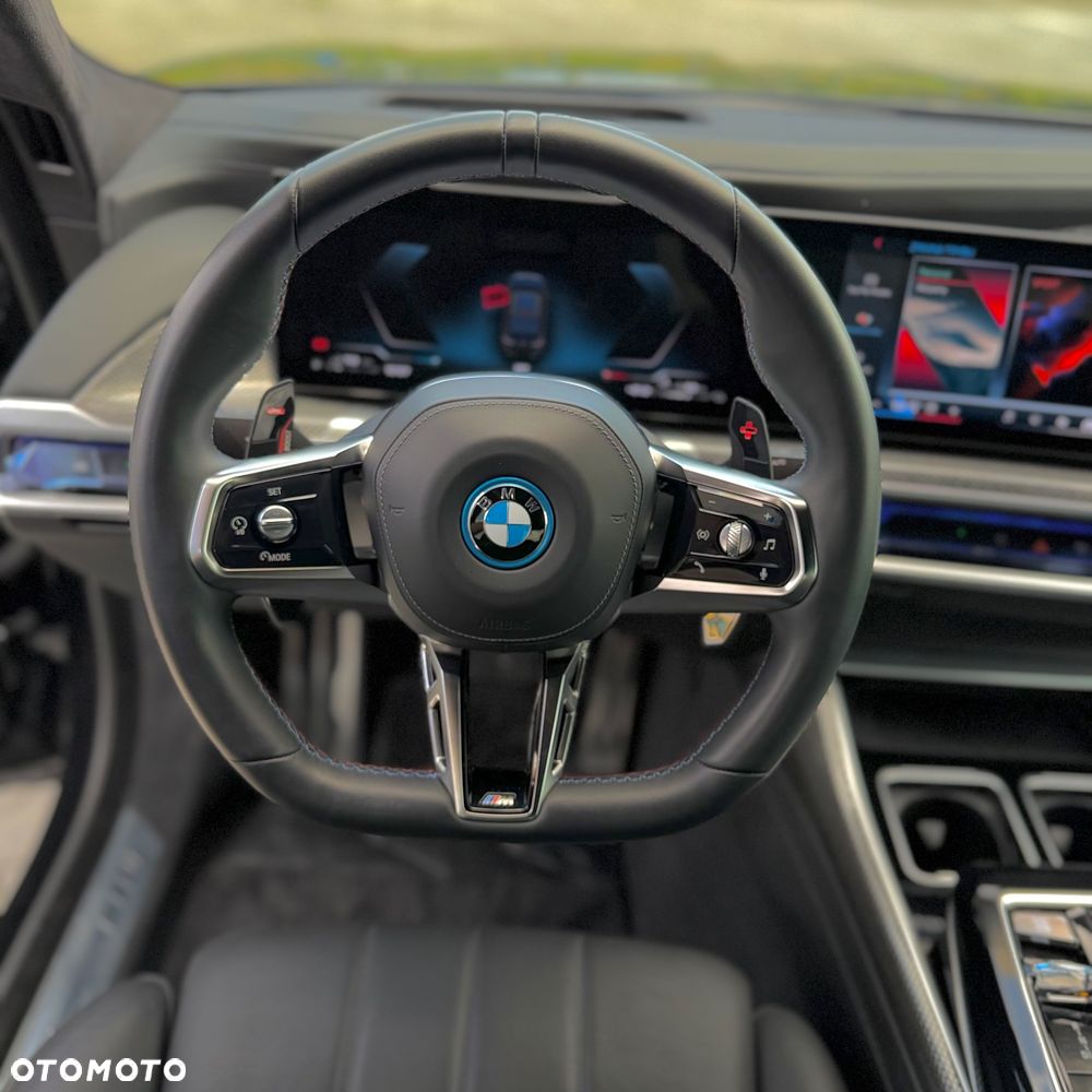 BMW Seria 7 M760e PHEV xDrive sport - 17