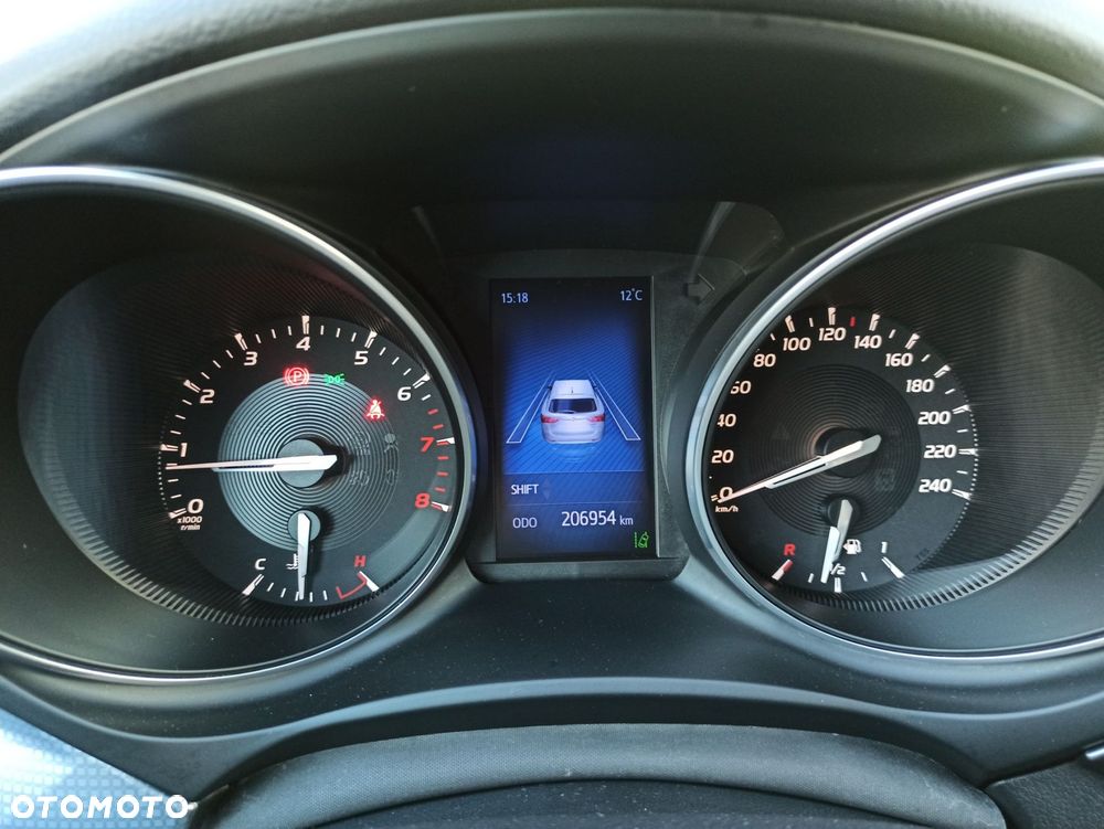 Toyota Avensis - 22