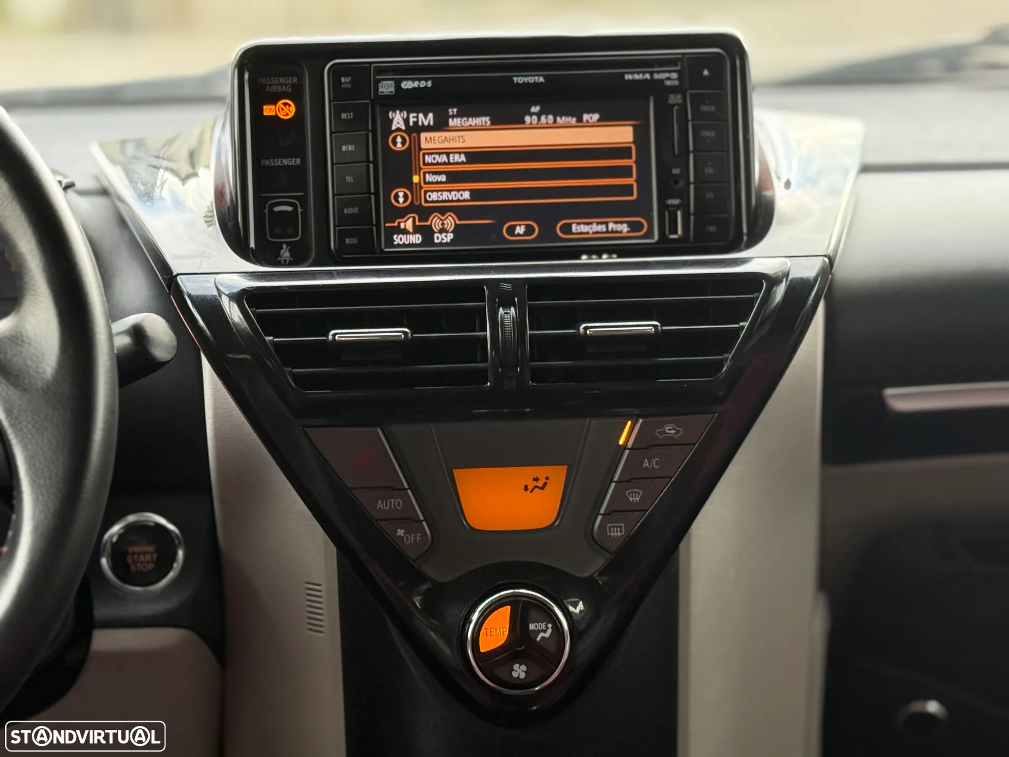 Toyota iQ 1.33 VVT-i 2 MultiDrive NAVI+Bluetooth - 10